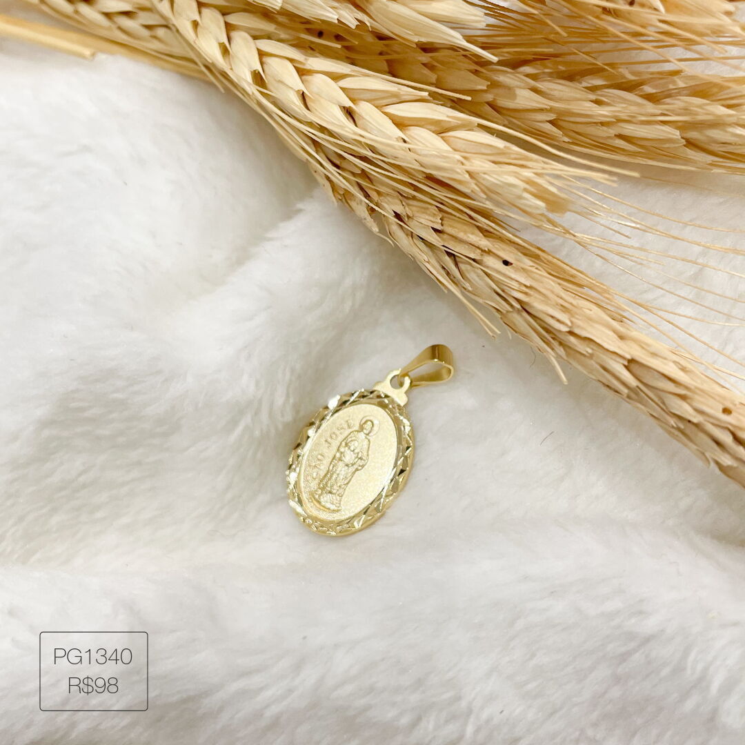 Pingente de São José Oval Diamantado Liso Dourado